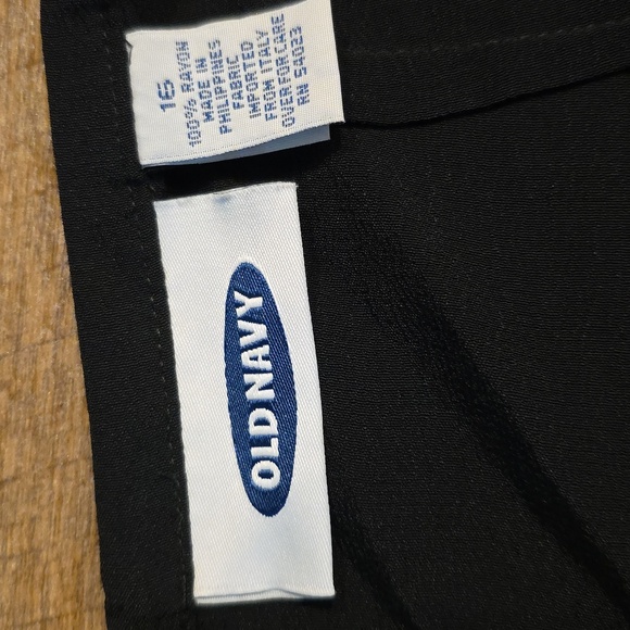 Old Navy- Black & Gray Floral A-Line Skirt. Size 16 - Picture 3 of 4